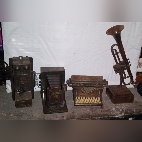 Vintage Pencil Sharpeners - Picture 4 of 4